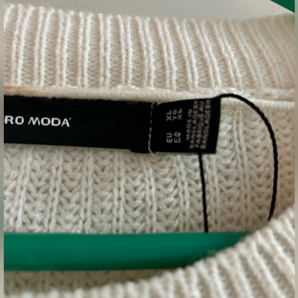 Vero Moda- Cropped, Bell Sleeve, Cream Sweater - Picture 5 of 12